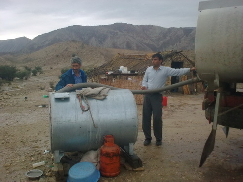 تحویل تانکر ثابت به عشایر دشتستان