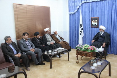 ديدار مسئول حوزه نمايندگي ولي فقيه در سازمان امور عشاير ايران و هيأت همراه با حضرت آيت الله صفایي بوشهري نماينده ولي فقيه در استان و امام جمعه بوشهر