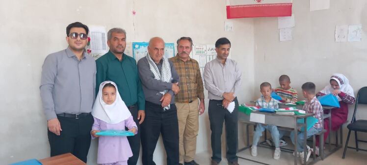 حضور مسئولان در مدارس عشایری شهرستان دشتی به مناسبت آغاز سال تحصیلی